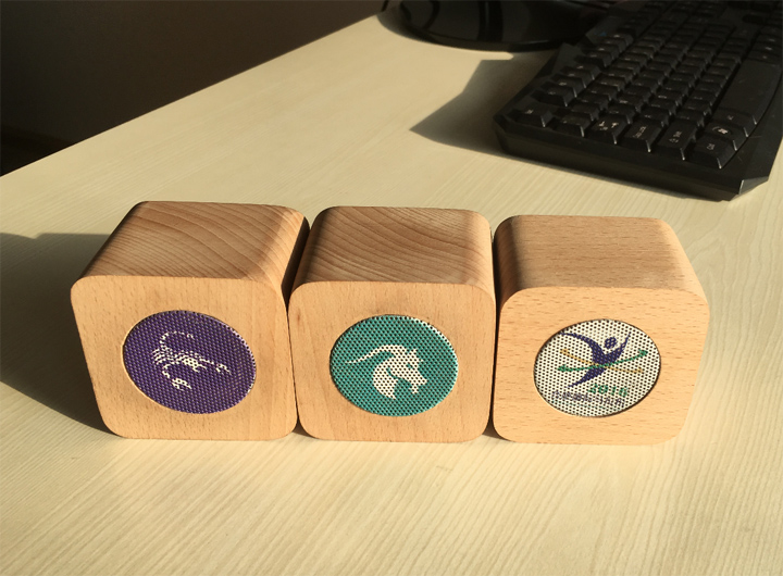 實木便攜式插卡藍牙音箱